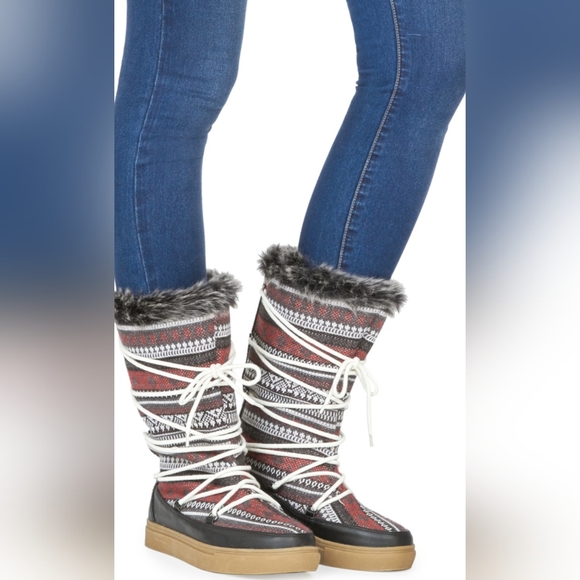 JustFab Snag Winter Boots - Picture 6 of 6